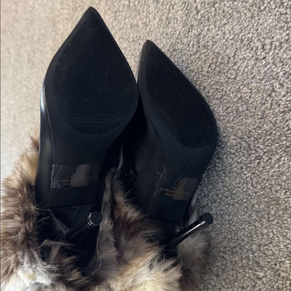 Marquette Faux Fur Overlay Booties NEW 🏷️ - Picture 10 of 11